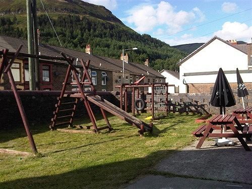 The Hendrewen Hotel Treorchy Екстериор снимка